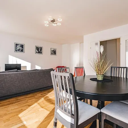 16 Rue De Venise Rdc Appartement