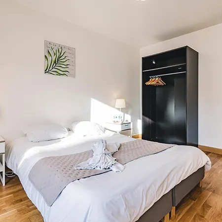 16 Rue De Venise Rdc Appartement